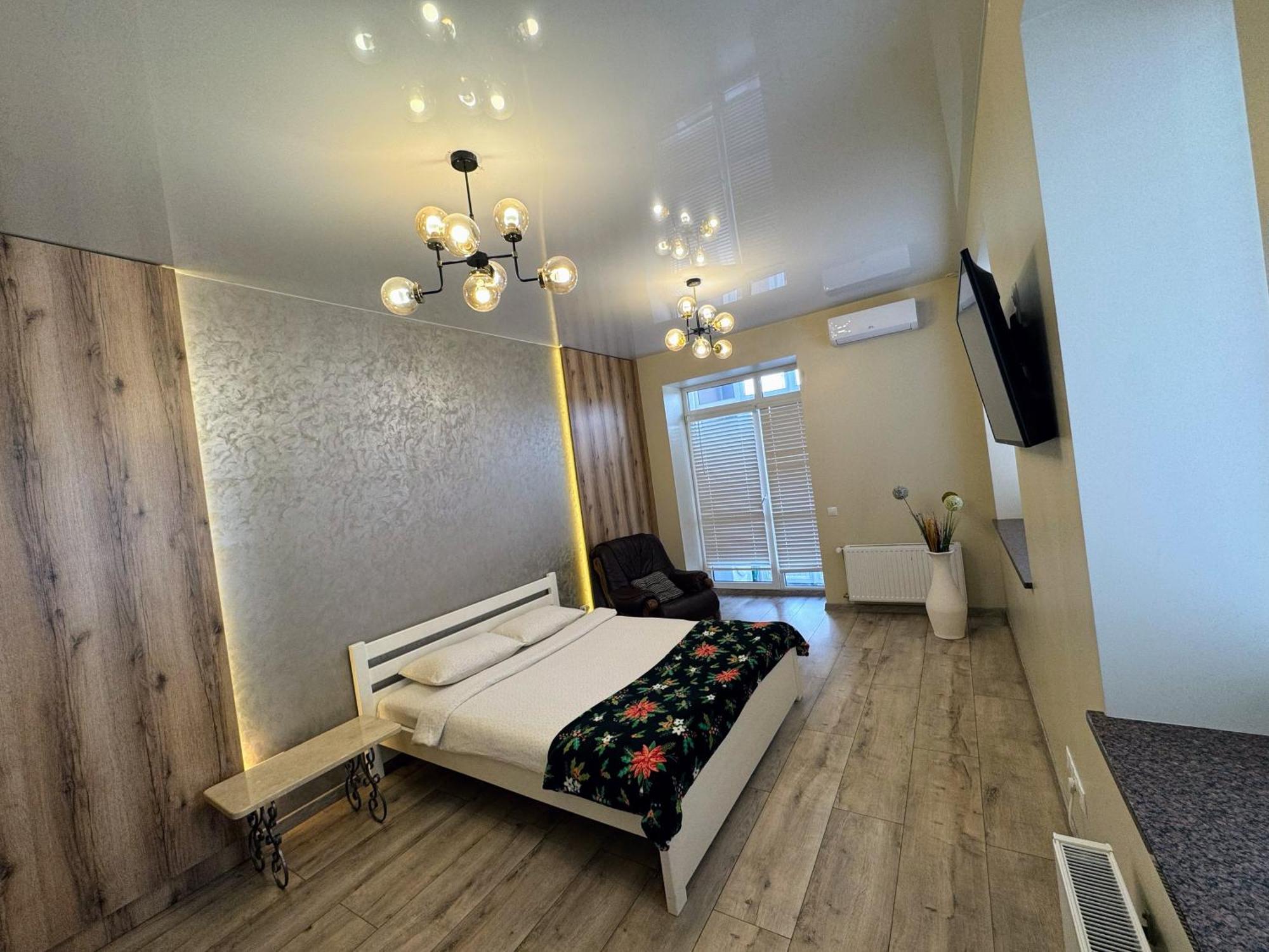 VIP Apartment: Spacious Central City Retreat Rivne Exterior photo