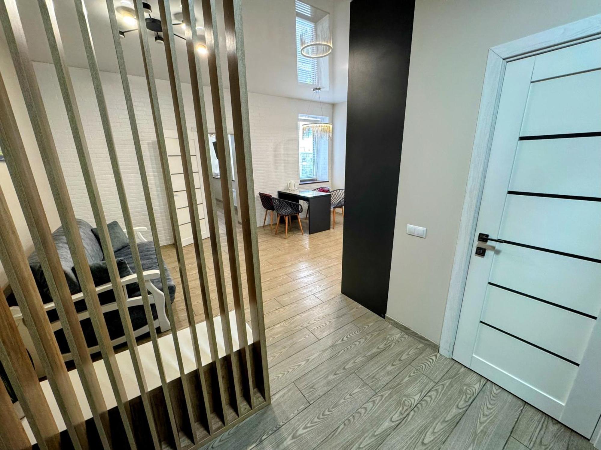VIP Apartment: Spacious Central City Retreat Rivne Exterior photo