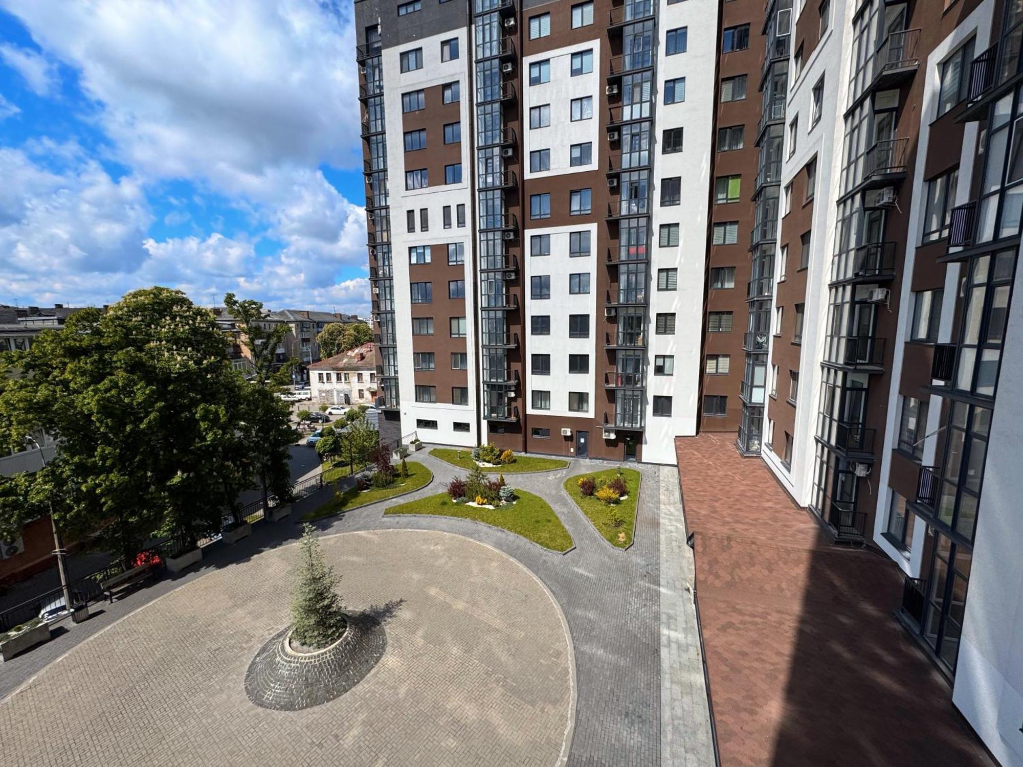 VIP Apartment: Spacious Central City Retreat Rivne Exterior photo